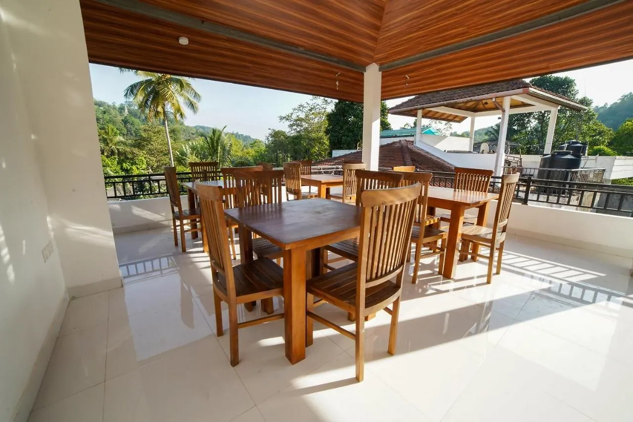 Hotel Oyo 555 Villa Dasuni Kandy